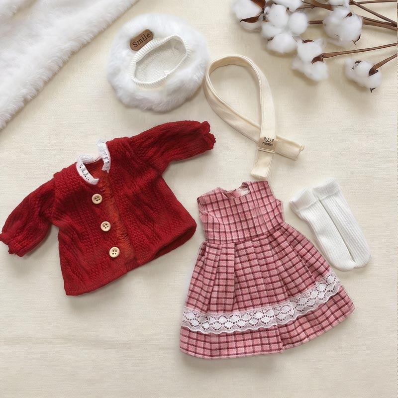 LINYARTH 1/6 BJD doll clothes set for 30cm figures, featuring a red knitted sweater, pink plaid dress, and furry earmuffs. Includes matching accessories, perfect for collectors.